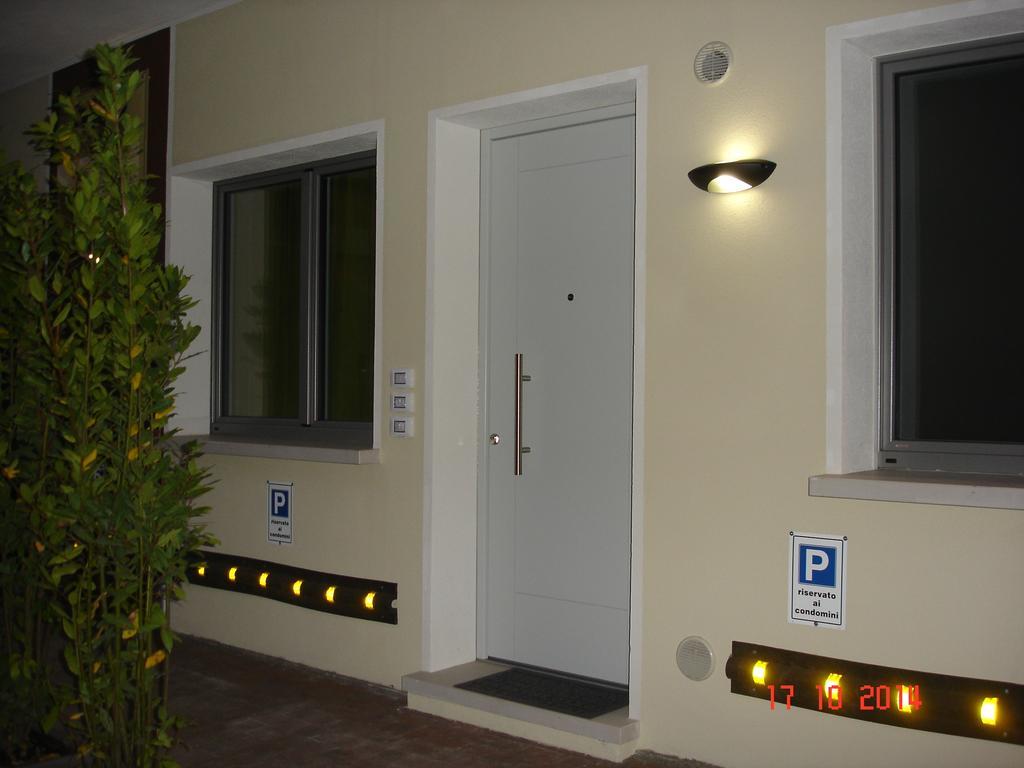 Blau Vacanze Peschiera del Garda Ruang foto